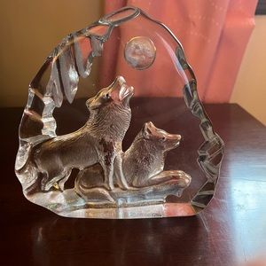 Howling wolf crystal paperweight